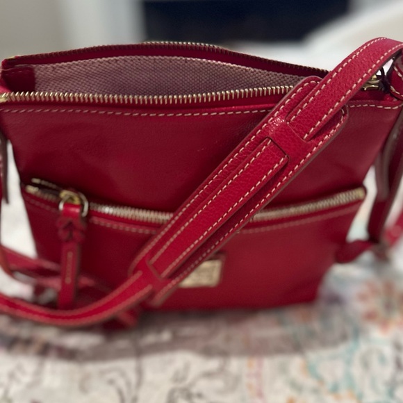 Dooney and Bourke red crossbody - Picture 9 of 9